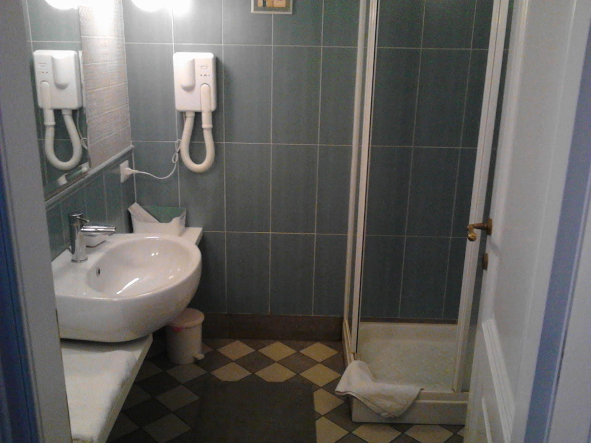 Le Stanze Di Pietro Bed & Breakfast Roma Exterior foto